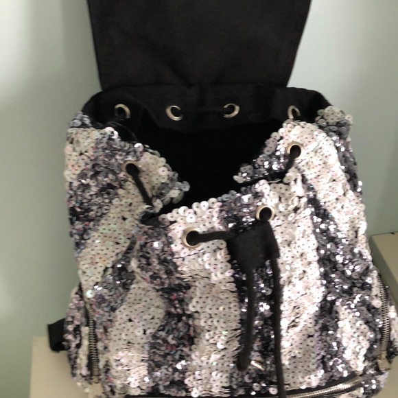 ❗️SOLD ❗️NWOT Victoria’s Secret Sequins Backpack - Picture 7 of 8
